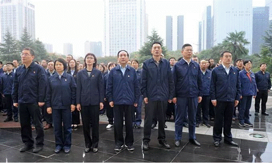 jjb竞技宝集团举行庆祝新中国成立暨“不忘初心牢记使命”主题升旗仪式